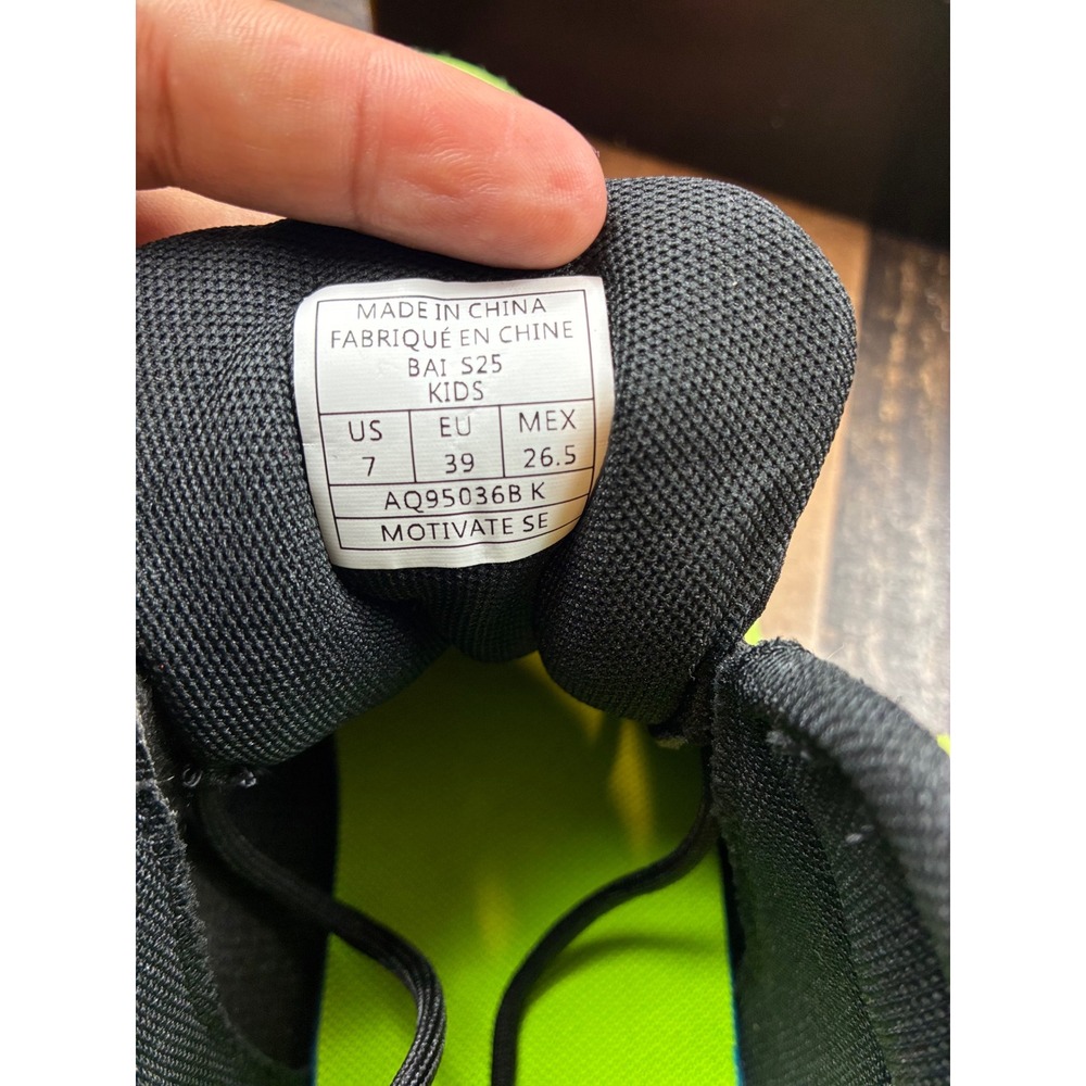 SHAQ Basketball Shoes Kids Size 7 Green Black Red Motivate SE AQ95036BK High Top - Picture 8 of 8